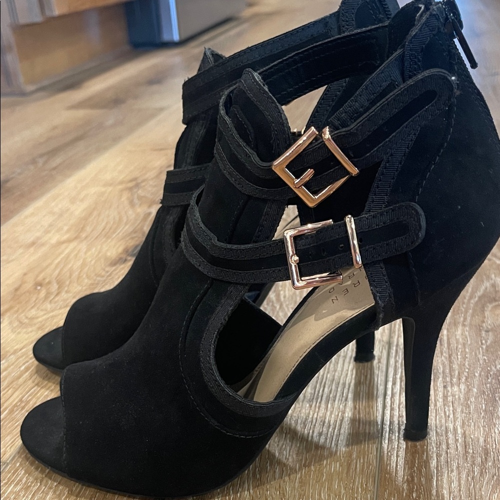 LC Lauren Conrad Black Buckle Heels